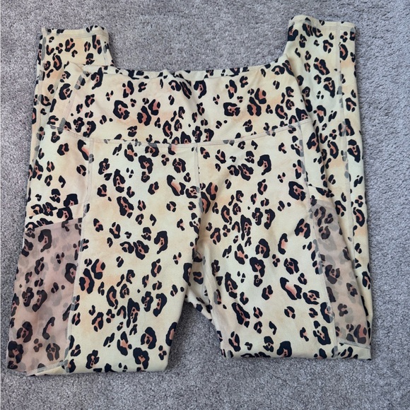 Black and Leopard Print Leggings - Picture 4 of 7